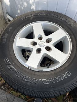 5 Factory Jeep Rims And Tires