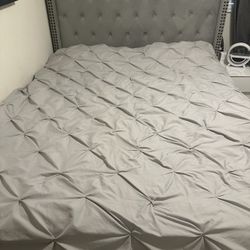 Queen Size Bed with Mattress 