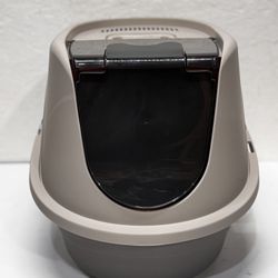 Amazon Basics No-Mess Hooded Enclosed Cat Litter Box