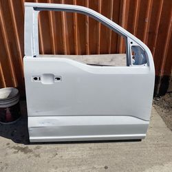Front Door Ford F150  Right passenger side OEM. Used 2021-2022-2023-2024-2025