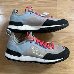 🔥🔥Adidas Five Ten Women’s Hiking/Climb Shoes - Size 8