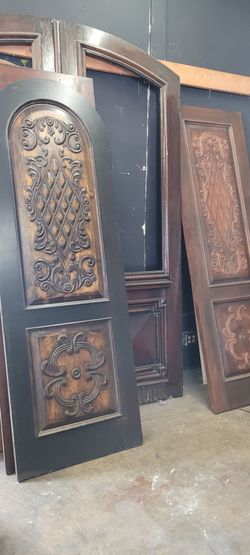 8' Enter doors