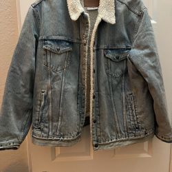 Levi’s Sherpa Jacket 