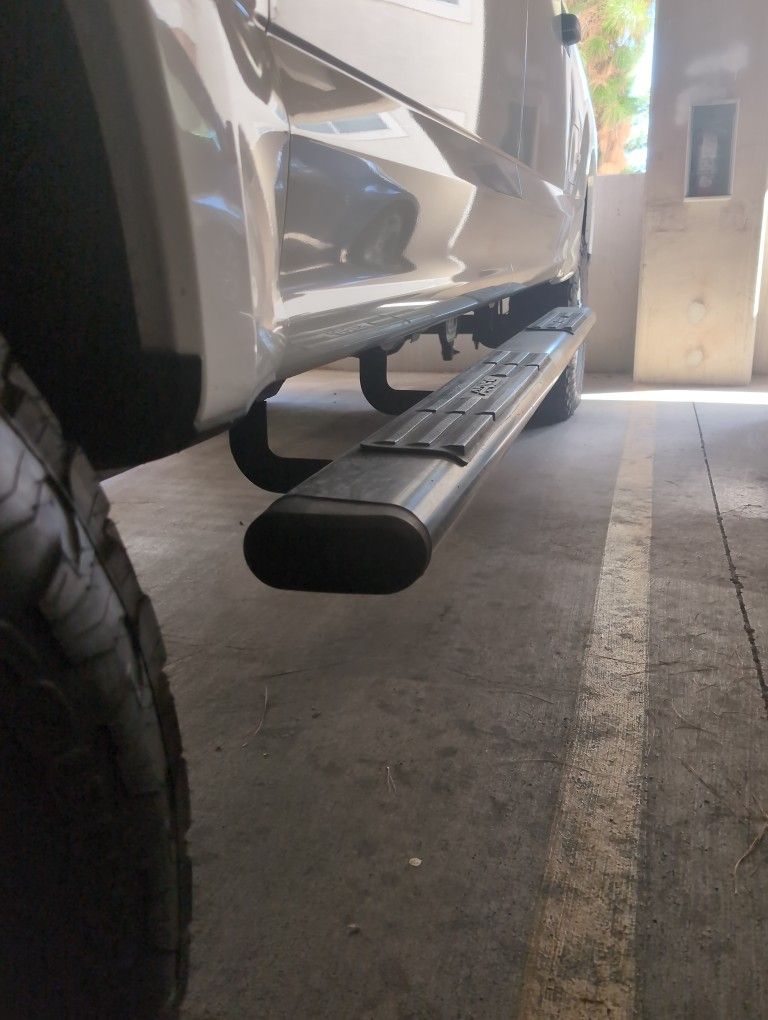 2017 Super Duty Step / Running Board.  F250 Ford