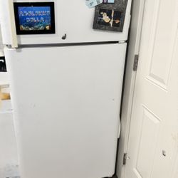 Fridge For Sale  Used 