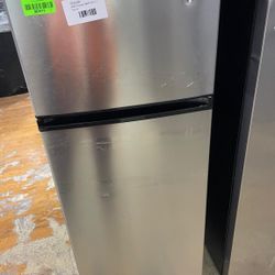 Vissani MDFF7SS 7.1 cu. ft. Top Freezer Refrigerator
