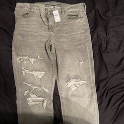 NWT Light Grey Ripped American Eagle Jeans