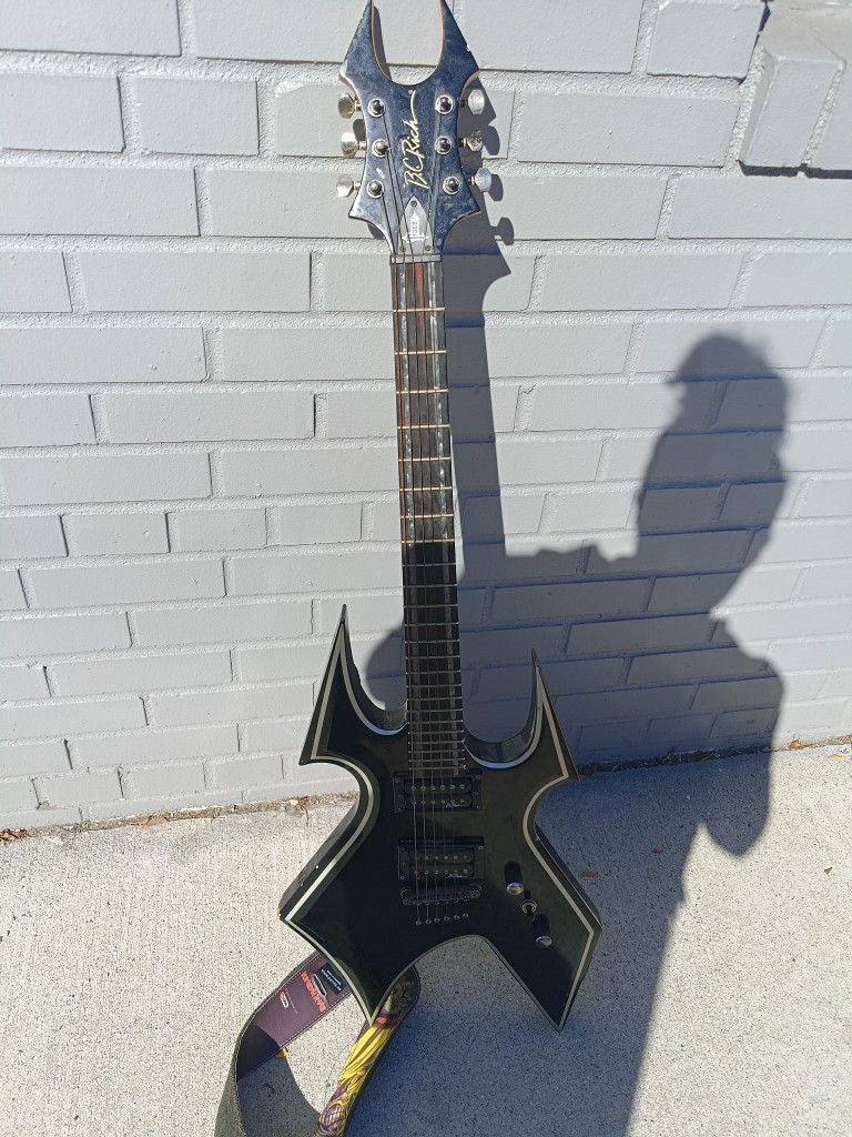 B.C. Rich Warbeast Trace electric guitar