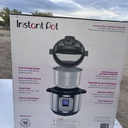 Instant Pot 7 in 1 Brand New!! 