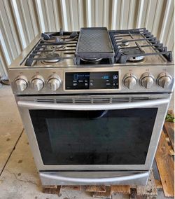Samsung GAS stove/oven slide in