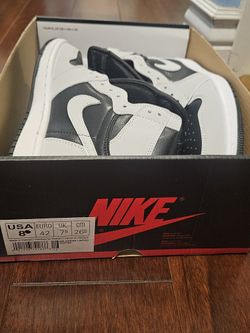 Jordan 1 Black and White High Top Sneakers Size US 8