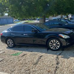 2011 Infiniti M37