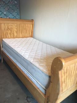 Twin bed and matrees