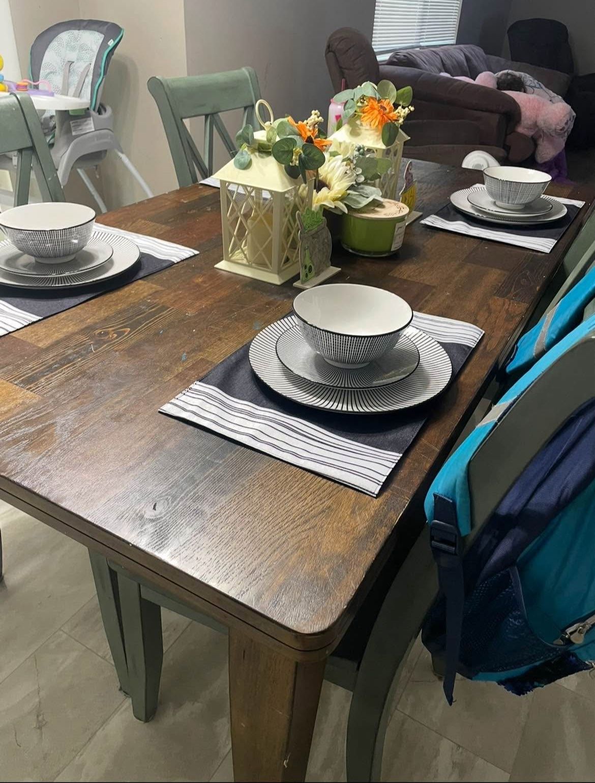 Kitchen Table & 4 Chairs