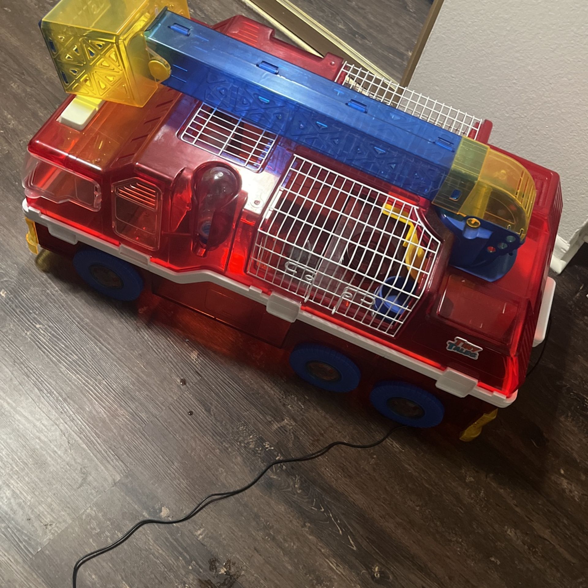 XL Hamster Cage (Firetruck)