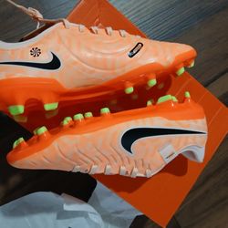 Nike Legend Size 7 $50