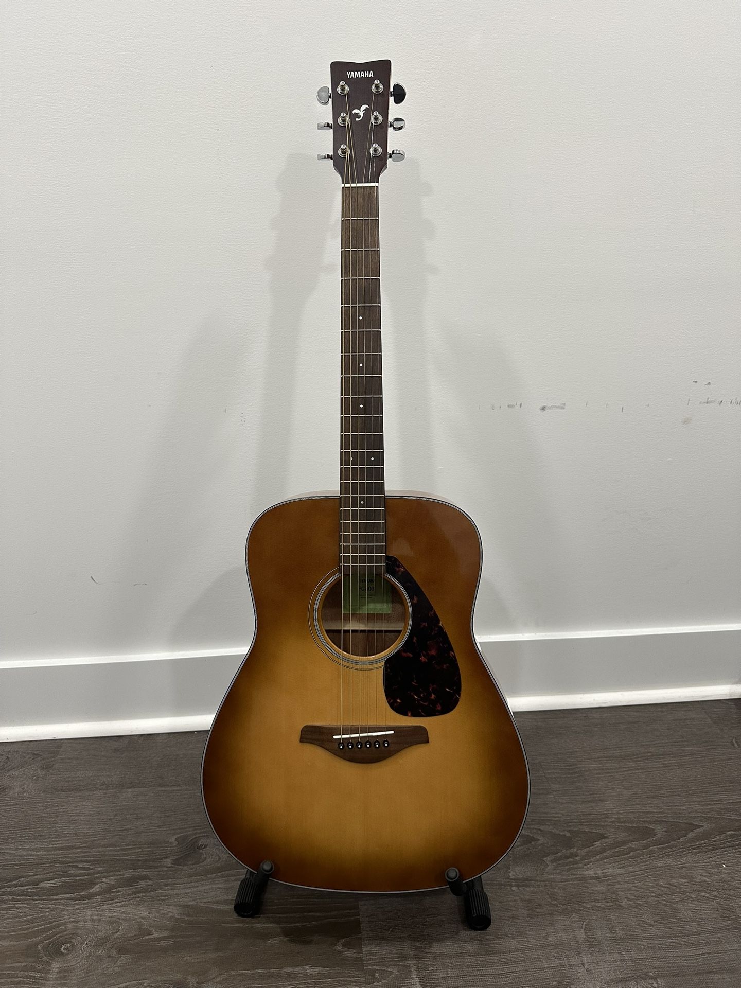 Yamaha FG800 Acoustic Guitar with stand
