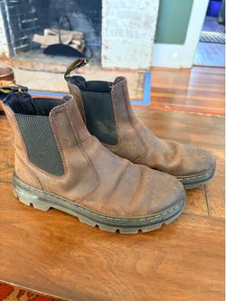 Dr Martens embury chelsea boot-men or women, men size 8