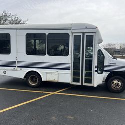 2017 Ford E-350