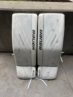 Bauer s190 goalie leg pads and Bauer 1s glove and blocker..