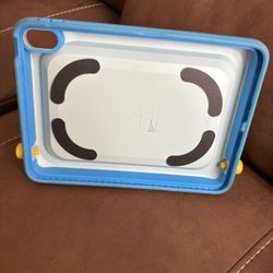 iPad 10th Gen Otter box Kids