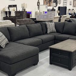 Grey 3 Piece Sectional ( FREE DELIVERY) 
