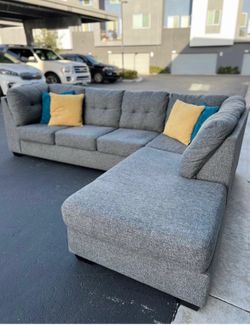 Gorgeous living spaces sectional couch !!