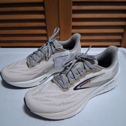 New Brooks Launch 11 Neutral Running Shoe * Almond Peach Fog * Size: 8.5 Medium 