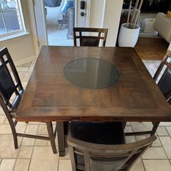 Counter Height Dinning Table With Four Chairs