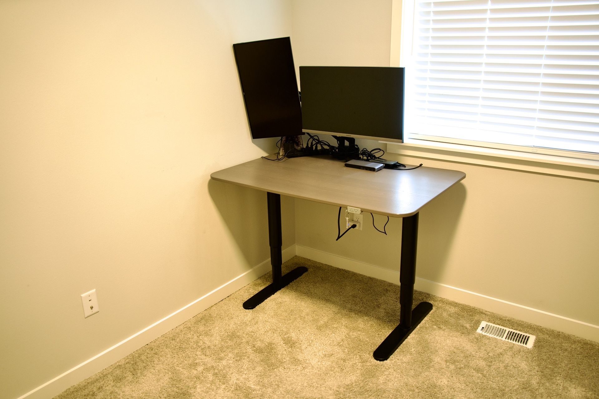 IKEA Standing Desk / Electric, image size:1920x1280