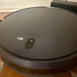 Robotic VACUUM! Has Remote. Just Needs Battery 