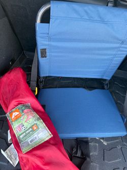 Stadium chair and lawn/field chair