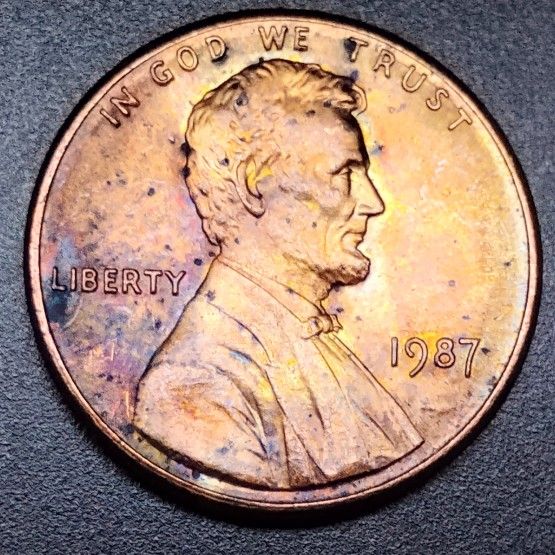 1987 Lincoln Penny (Rainbow Patina)