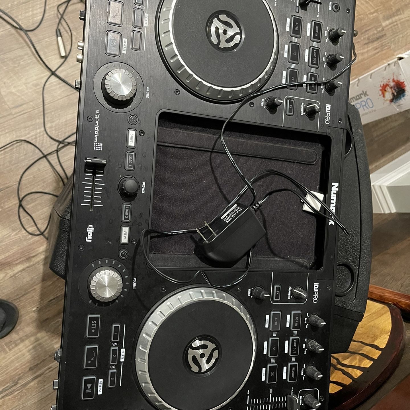 Dj Controler For iPad And Power Speakers