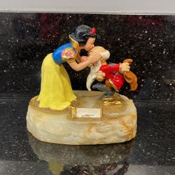 Disney Ron Lee 1993 Snow White KISS FOR GRUMPY