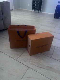 Selling Louis vuitton box taking