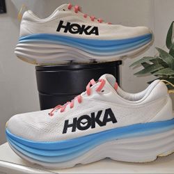 Hoka
Bondi 8 Women's size 10B
Excellent condition like new 
Super clean inside and out 
No stains or rips 
Excellent top and bottom sole
No box 
Pre-o