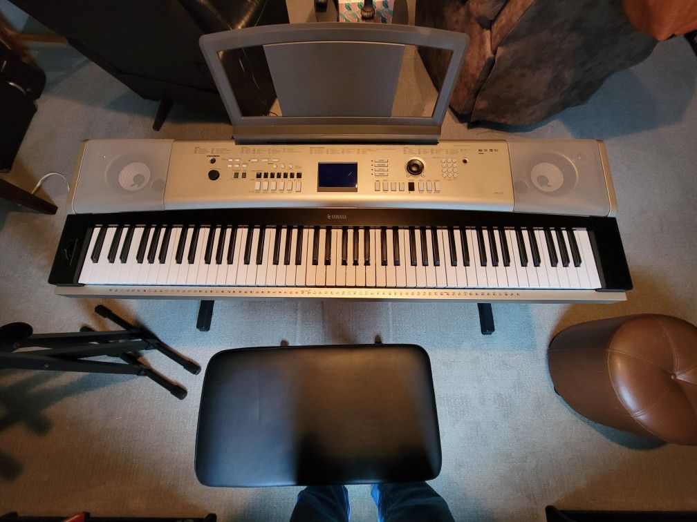 Yamaha Electronic Grand Piano 