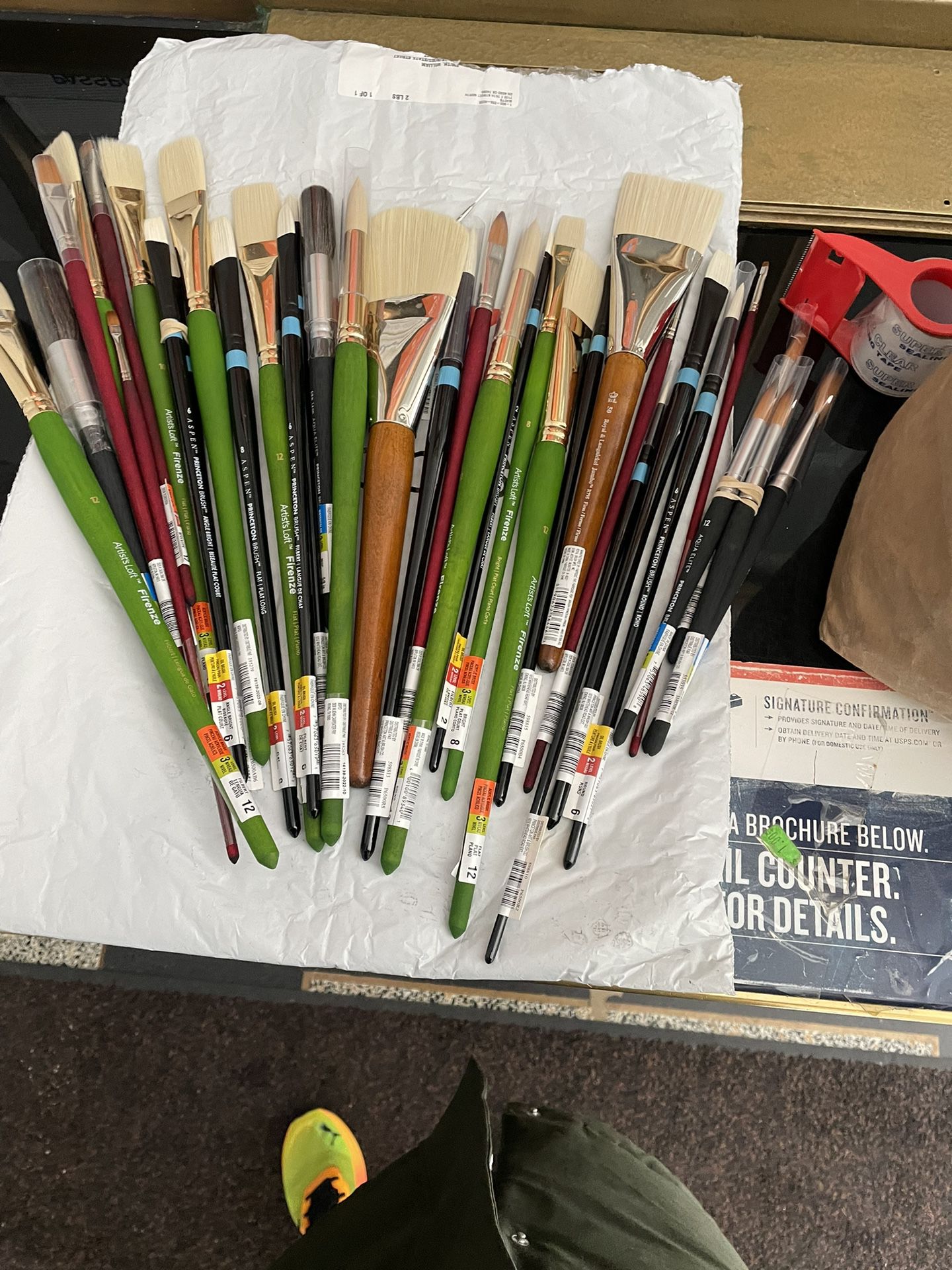 Artists Dream- Over 35 High End Paint Brushes. 