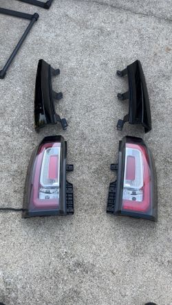 2015 GMC Yukon Tail Lights 