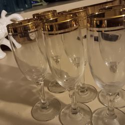 GOLD RIM CHAMPAGNE GLASSES 