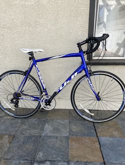 Fuji Sportif 1.7 Road Bike