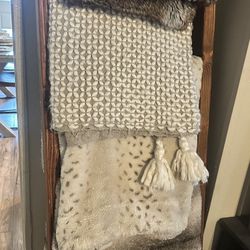 Bench’s,Throw blankets, Ottoman