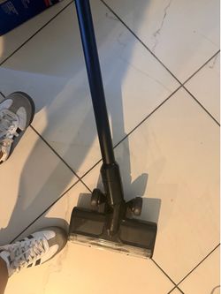 Stand up vacuum