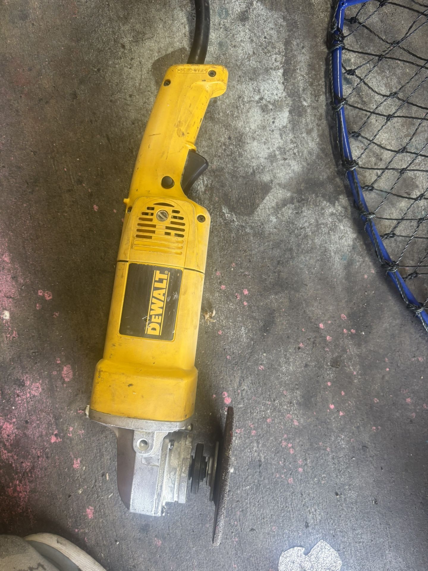 Dewalt DW840 7” Angle Grinder