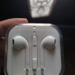 Ear Phones New