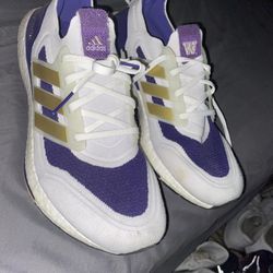adidas White/Gold Washington Huskies Ultraboost 21 Running Shoe