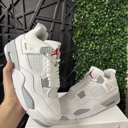 Aj4 Nike Air jordan 4 retro Oreo  Size 7,7.5,8,8.5,9,12 