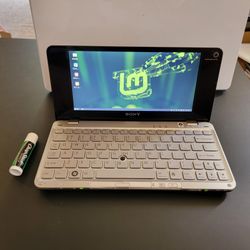 Sony Mini 8in Laptop VGN-P698E