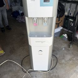 Water Dispensar (water lines included)
